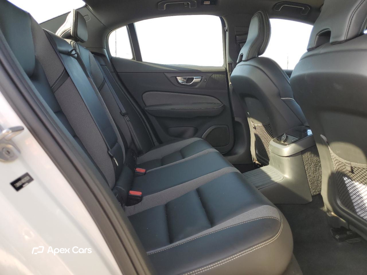 Volvo S60 2024