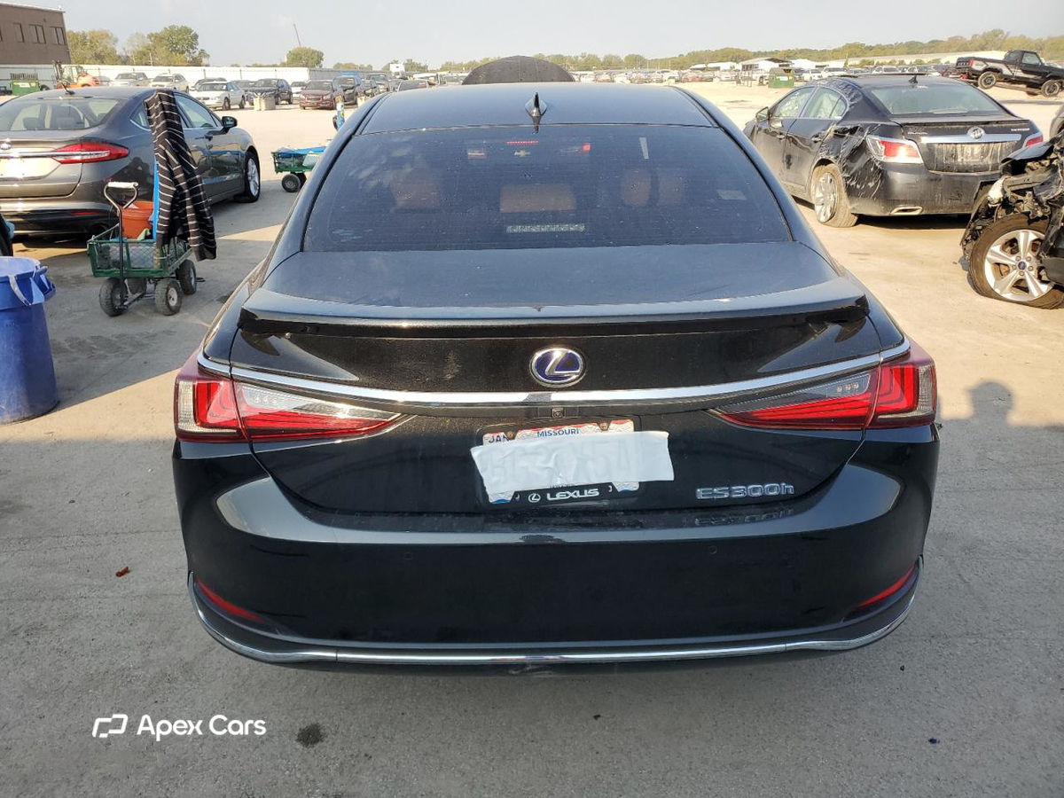 Lexus ES 2020