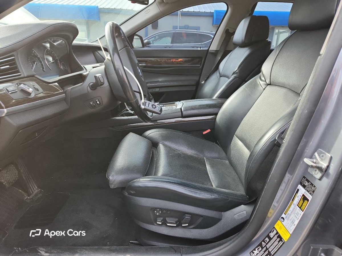 BMW Series 7 2010