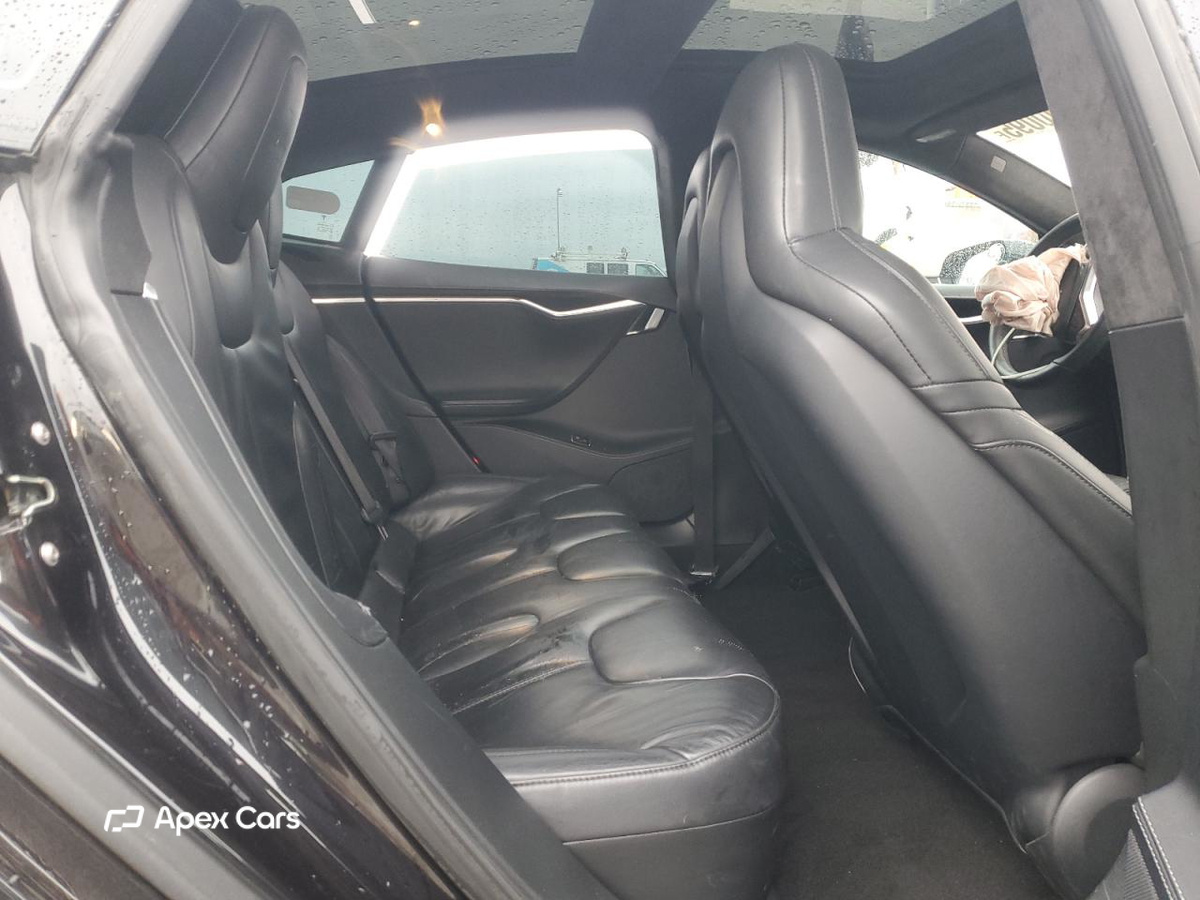 Tesla Model S 2016