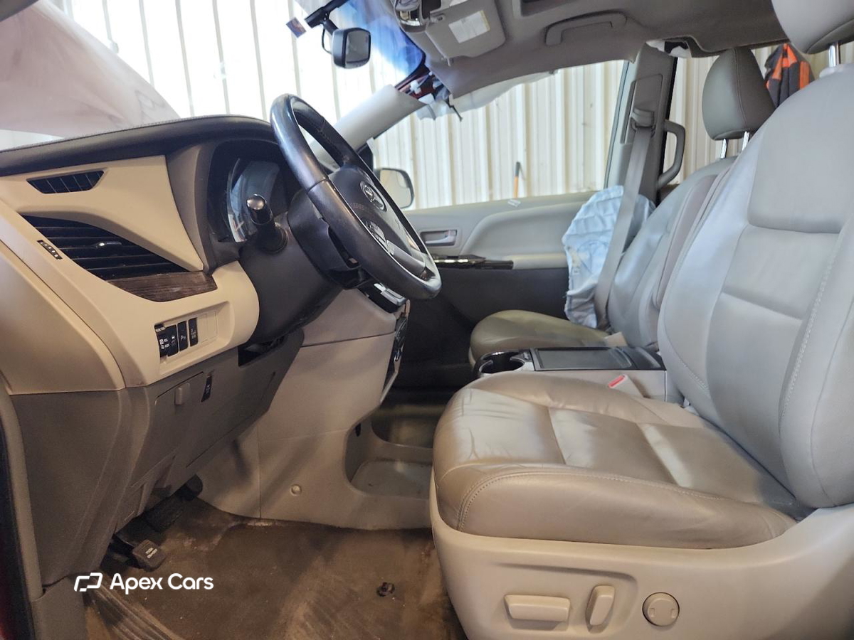 Toyota Sienna 2016