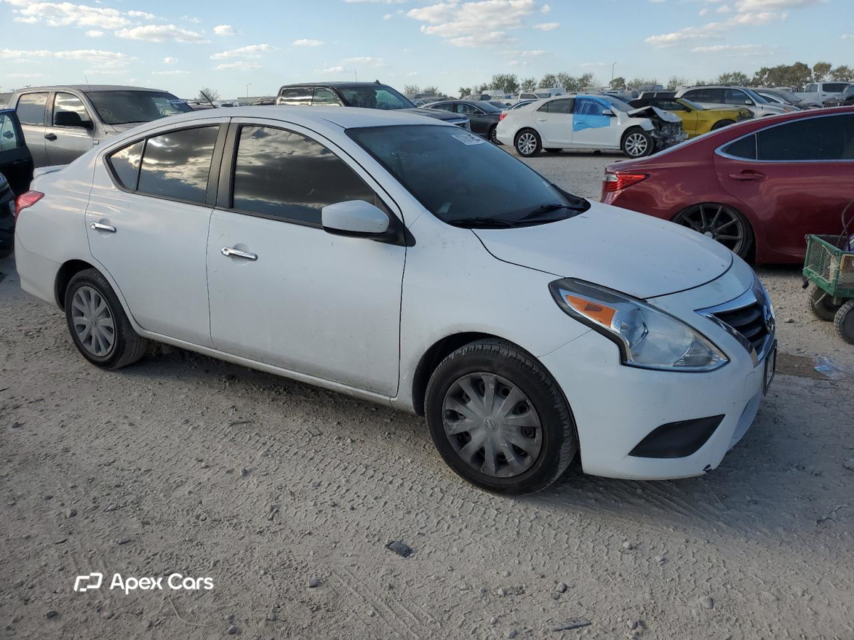 Nissan Versa 2019