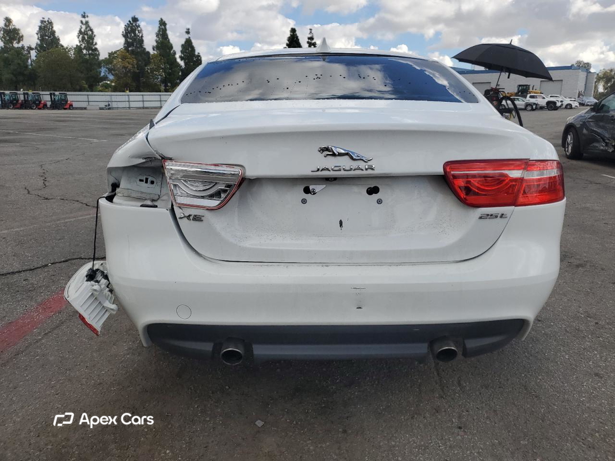 Jaguar XE 2019