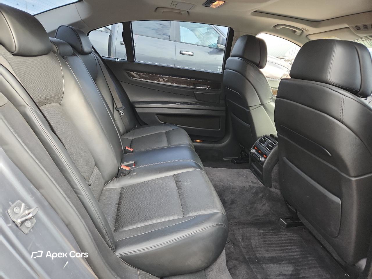BMW Series 7 2010