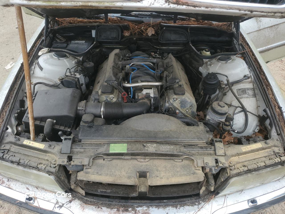 BMW Series 7 2001