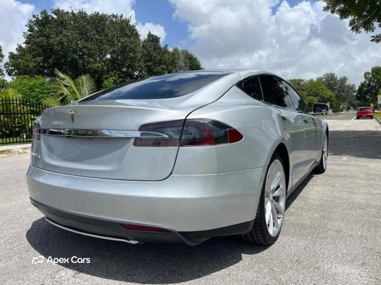 Tesla Model S 2012