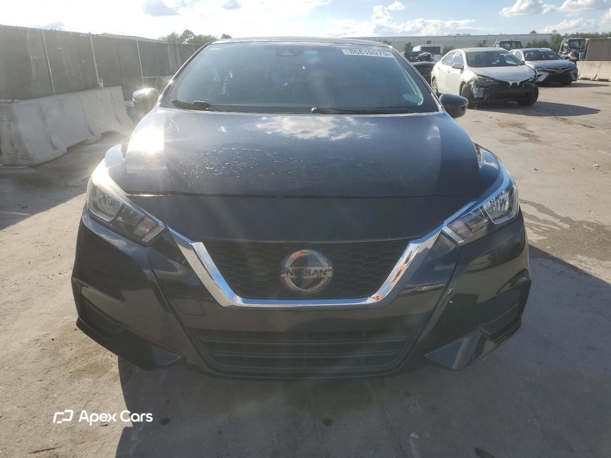 Nissan Versa 2021