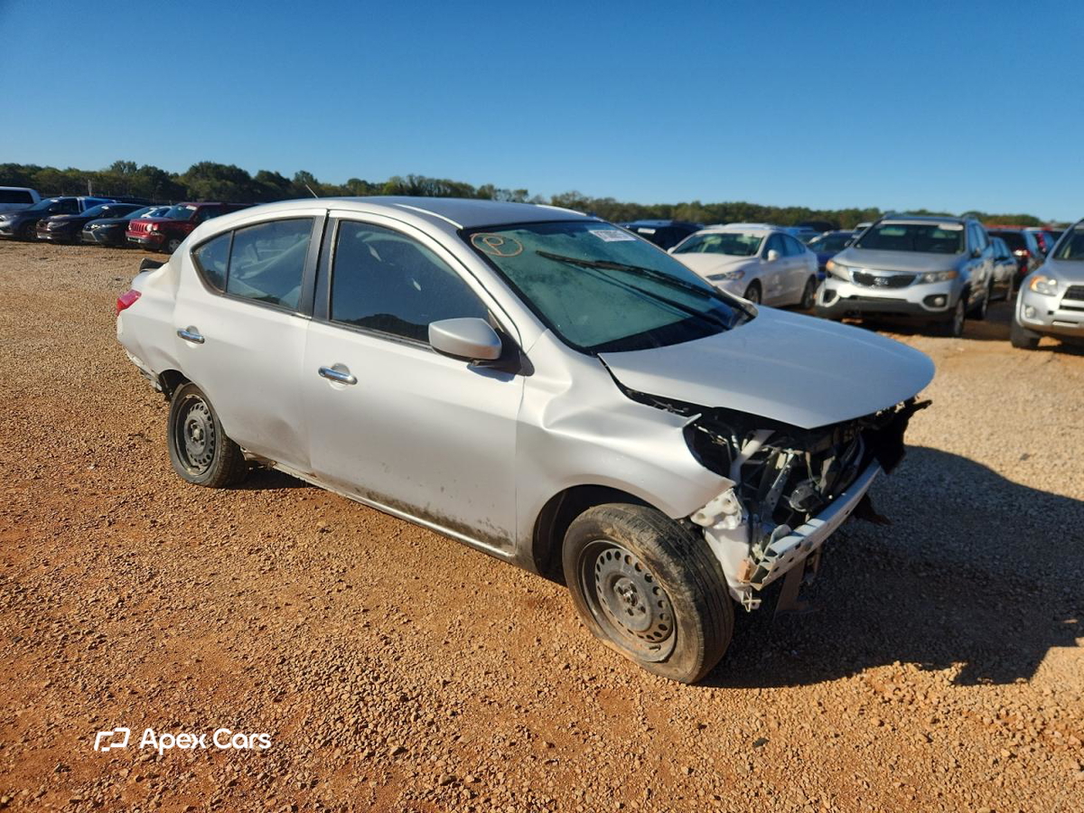 Nissan Versa 2019