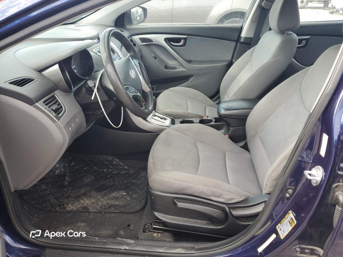 Hyundai Elantra 2012