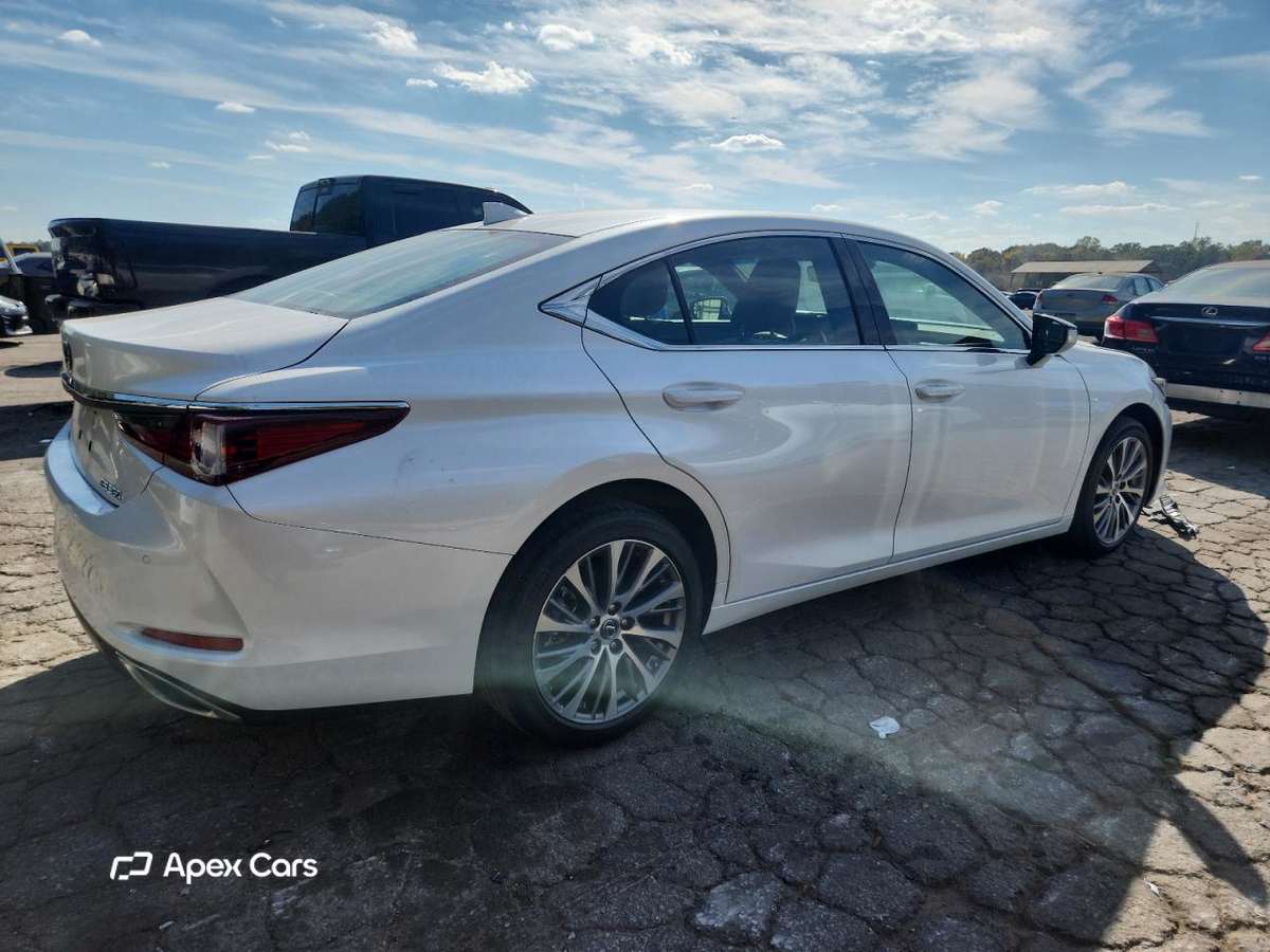 Lexus ES 2021