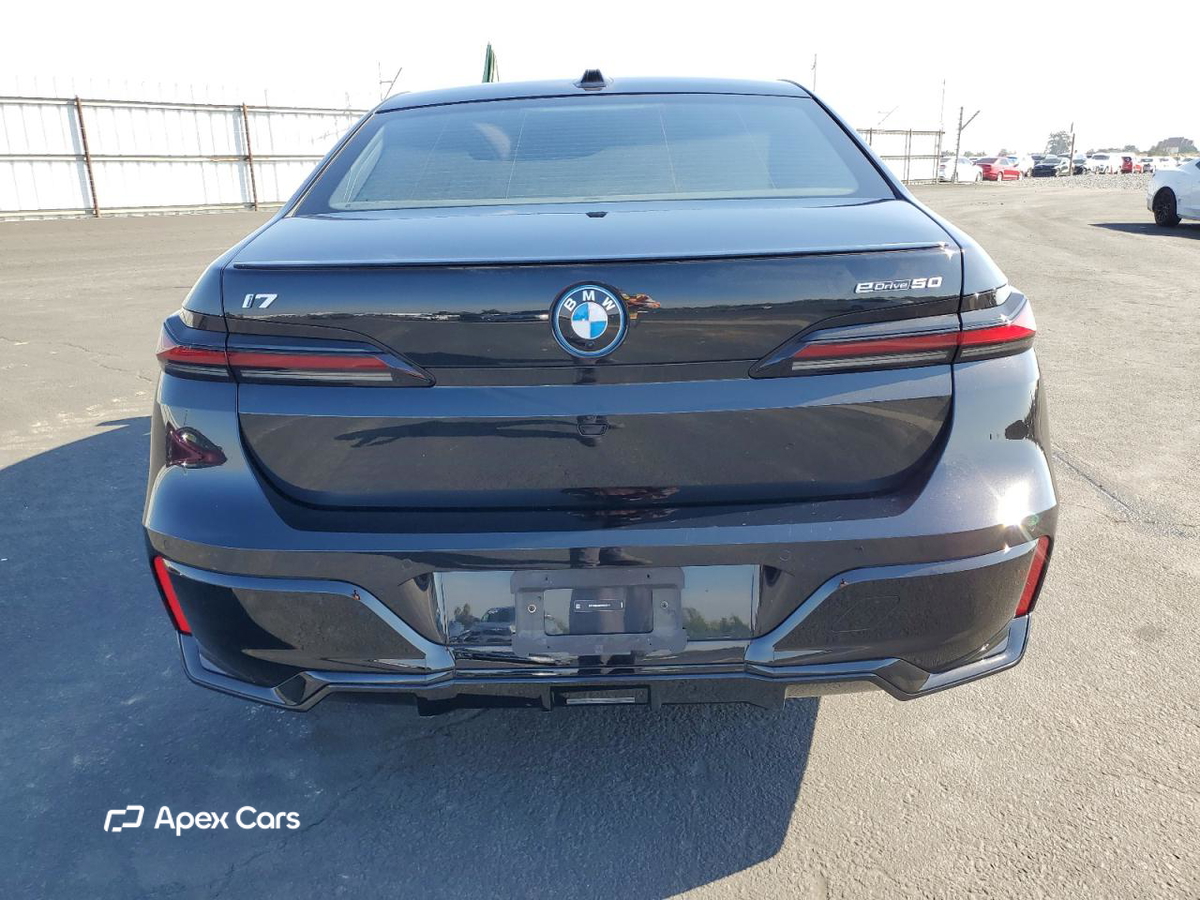 BMW i7 2024