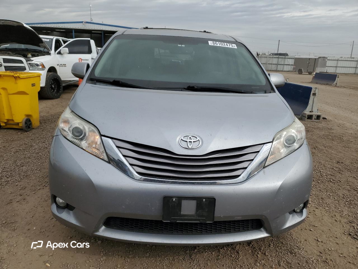 Toyota Sienna 2015