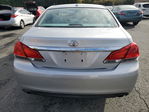 Toyota Avalon 2011