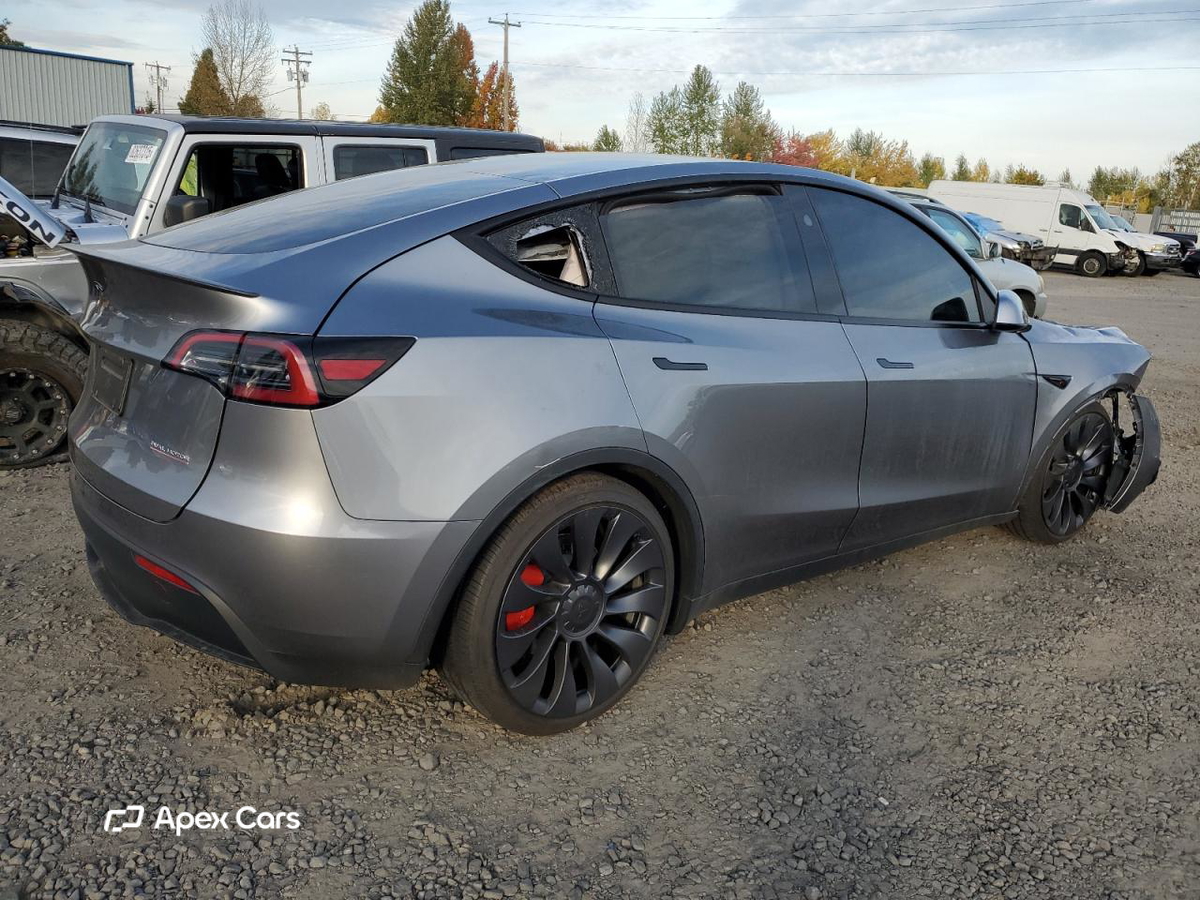 Tesla Model Y 2025