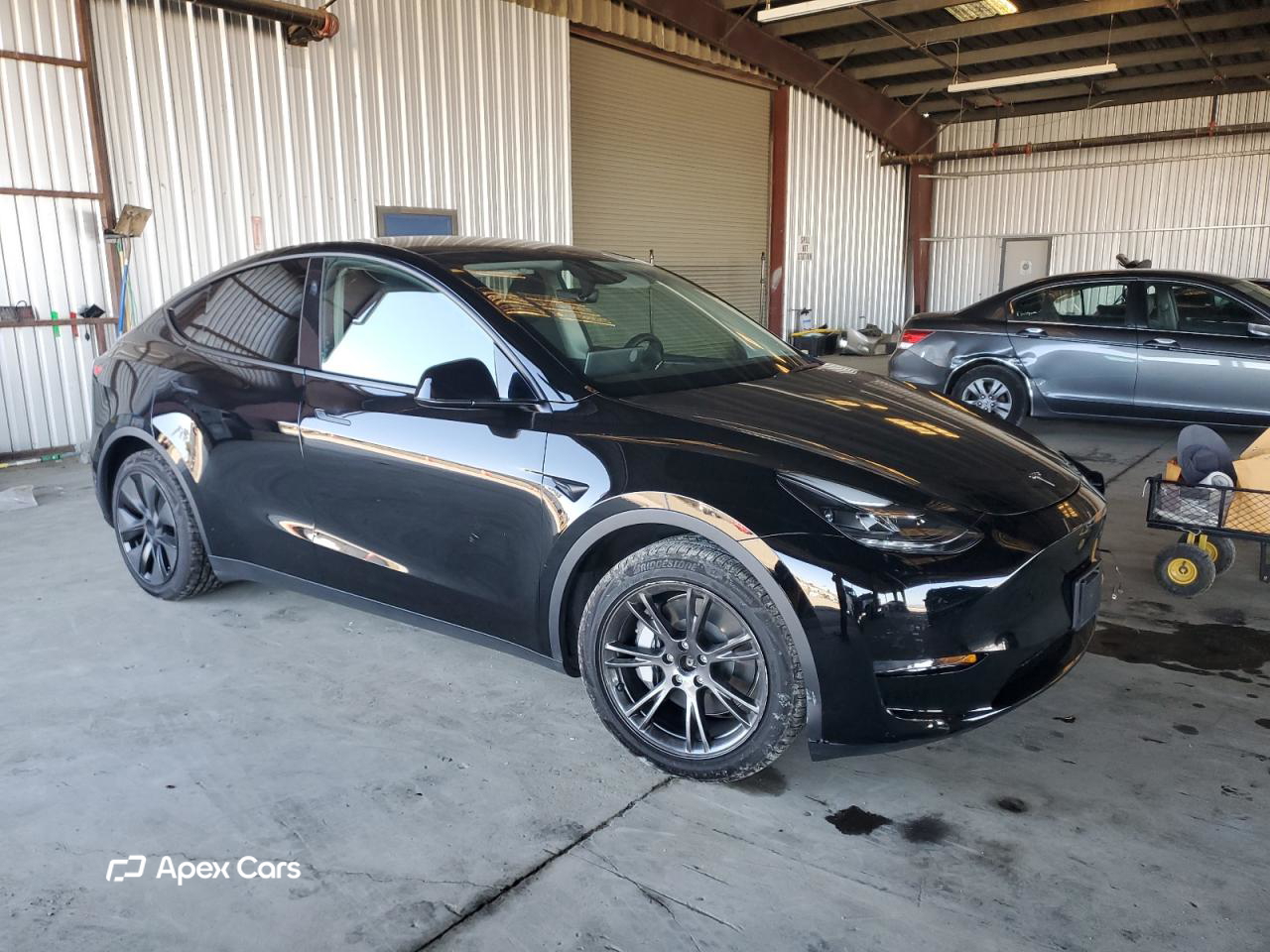 Tesla Model Y 2025