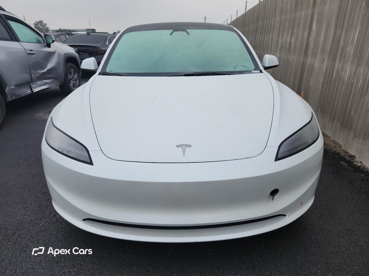 Tesla Model 3 2024