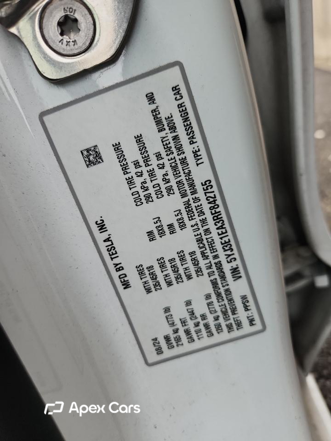 Tesla Model 3 2024