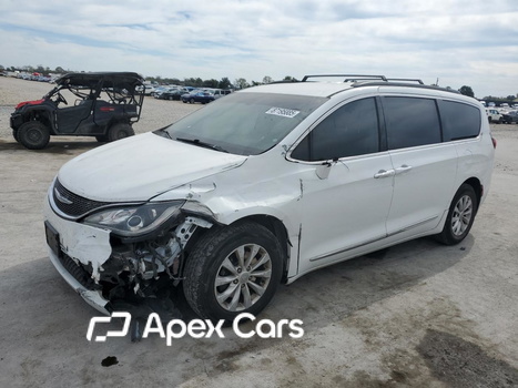 Chrysler Pacifica 2017 - Image 1 of 14