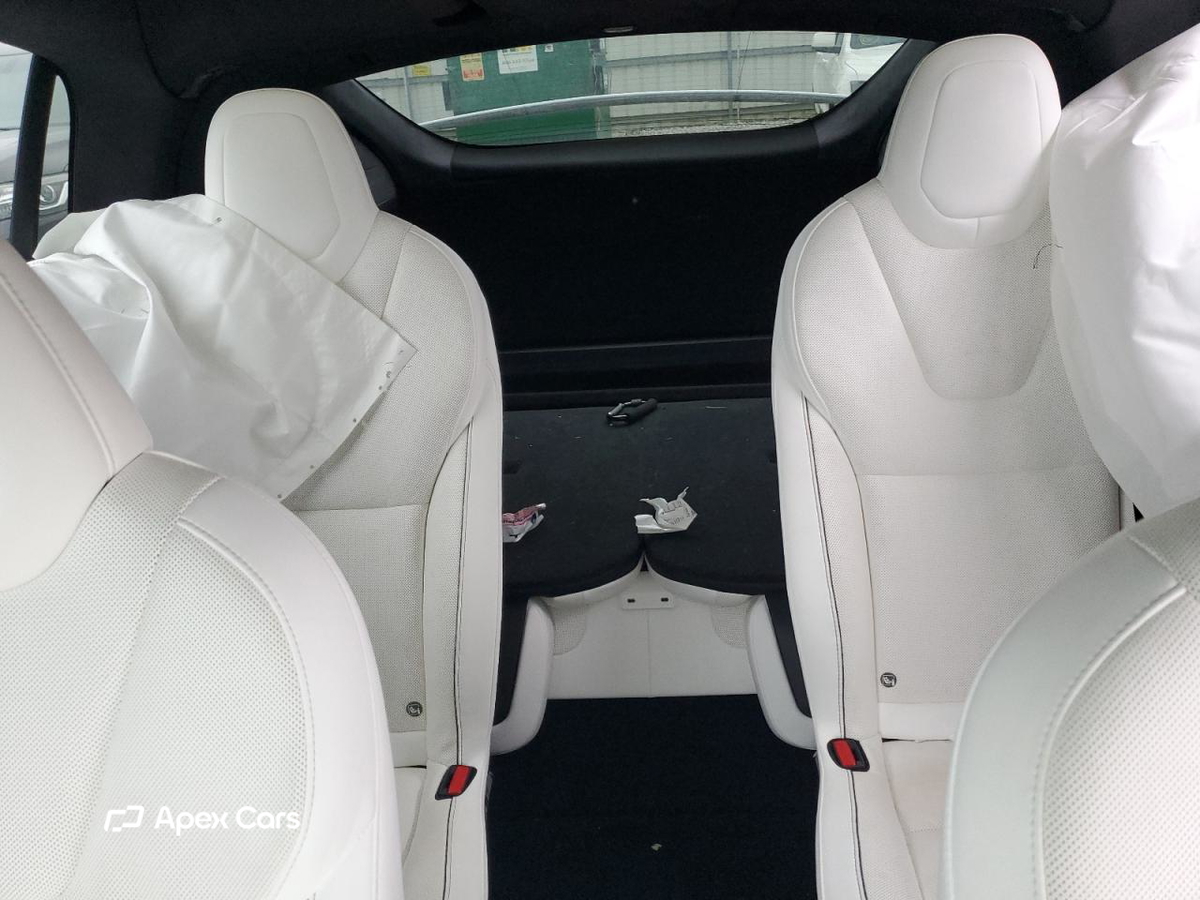Tesla Model X 2022