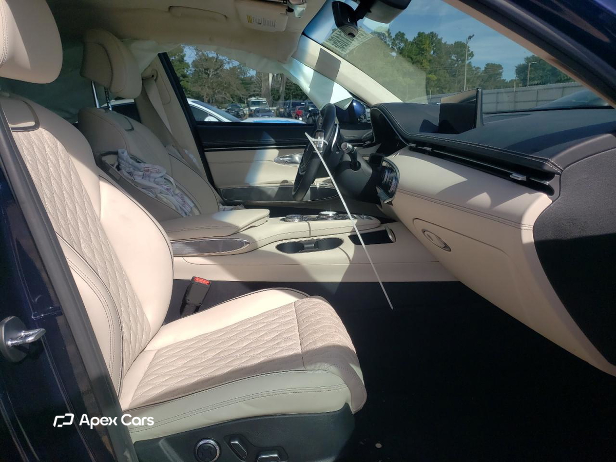 Genesis GV70 2025
