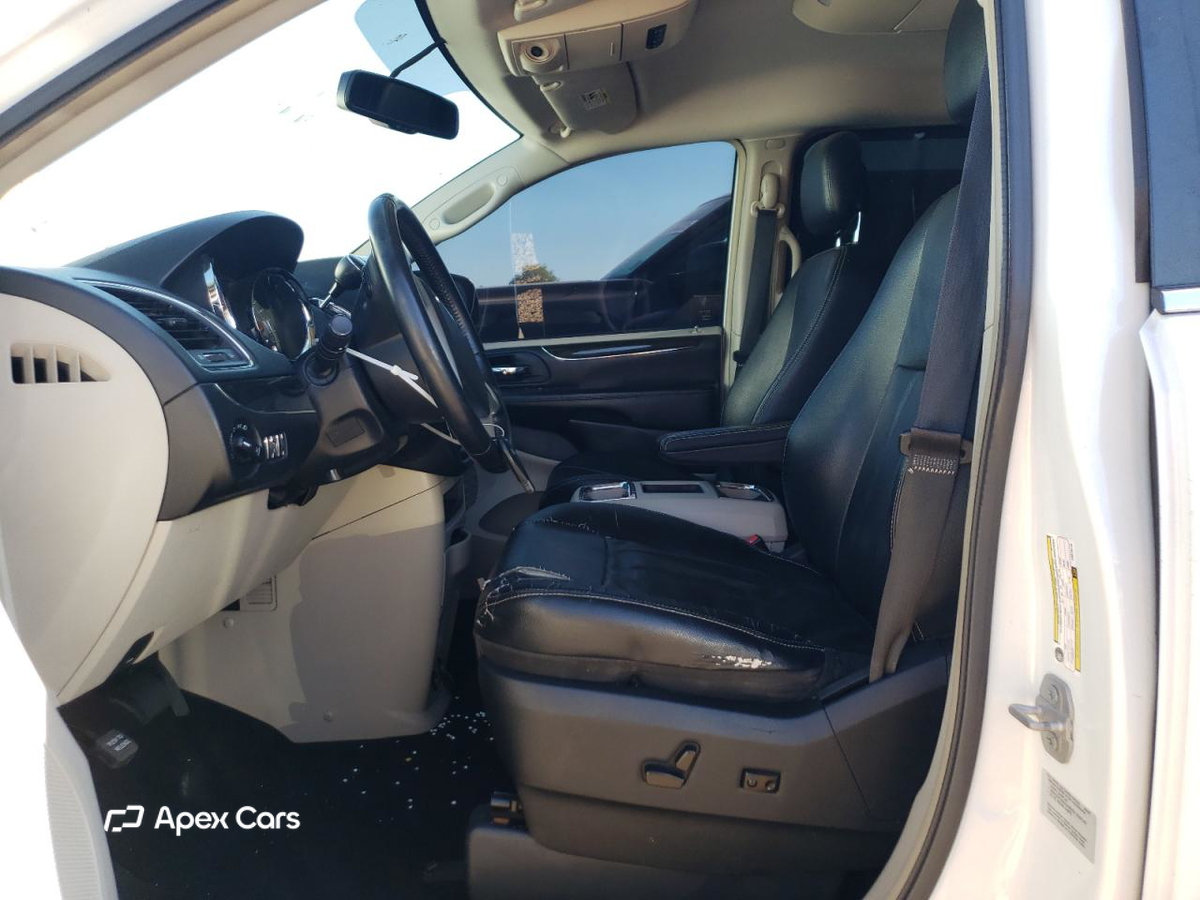 Chrysler Voyager 2015