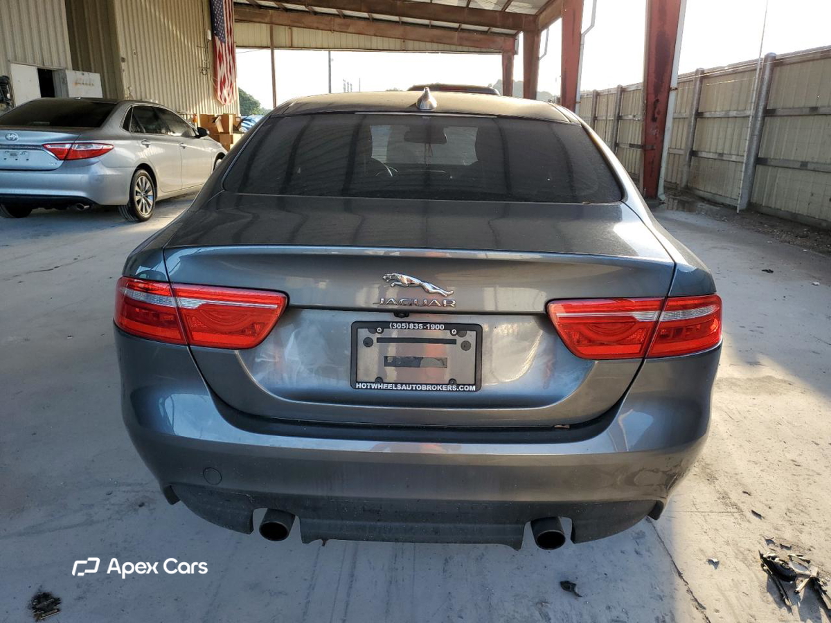Jaguar XE 2017