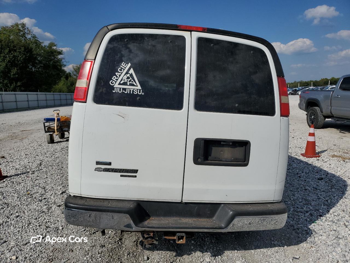 Chevrolet Express 2011