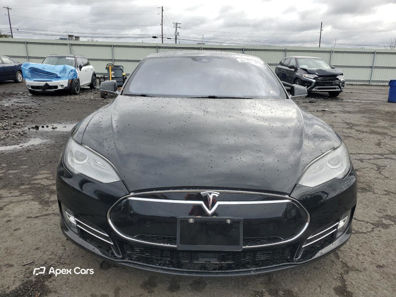 Tesla Model S 2015