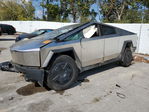 Tesla Cybertruck 2025