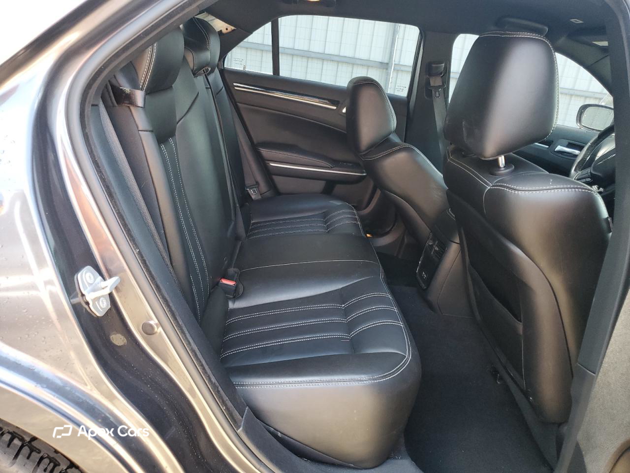 Chrysler 300 2021