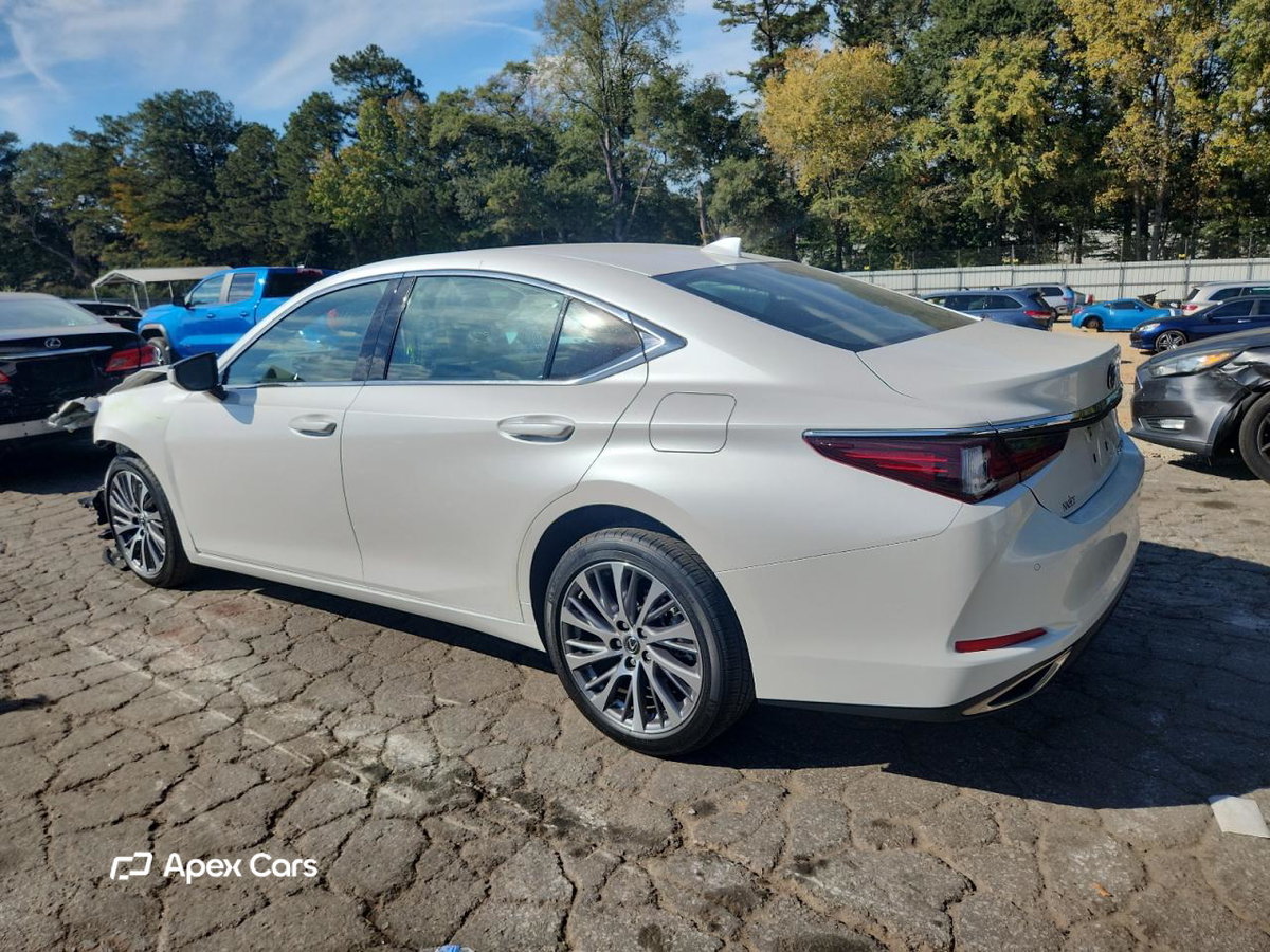 Lexus ES 2021
