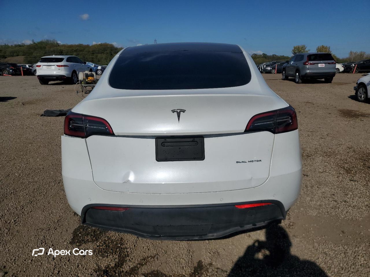 Tesla Model Y 2022