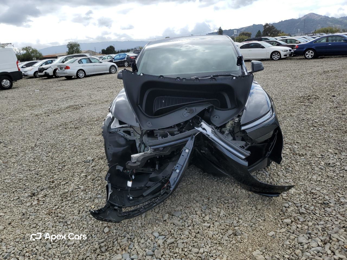 Tesla Model Y 2026