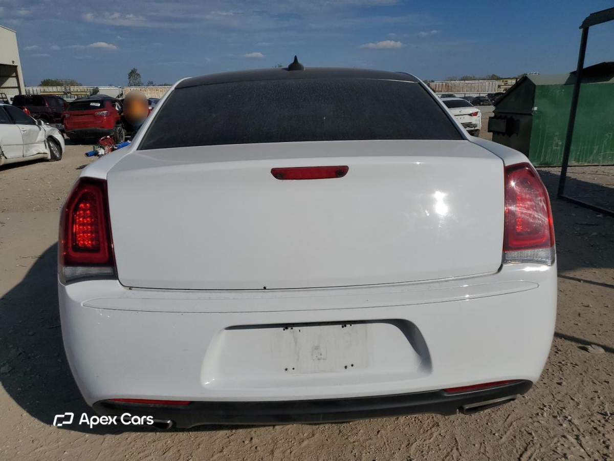 Chrysler 300 2017