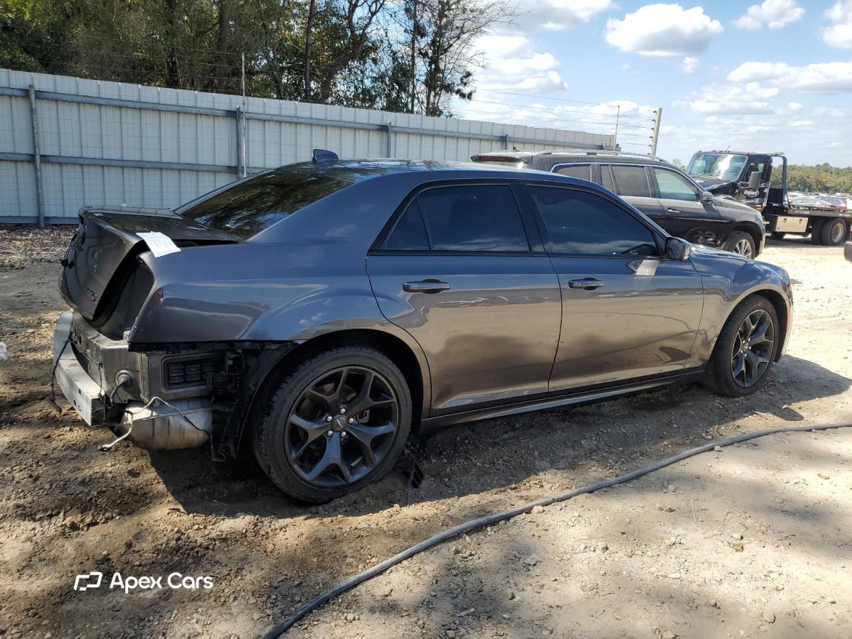 Chrysler 300 2021