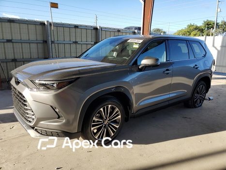 Toyota Highlander 2025 - Image 1 of 14