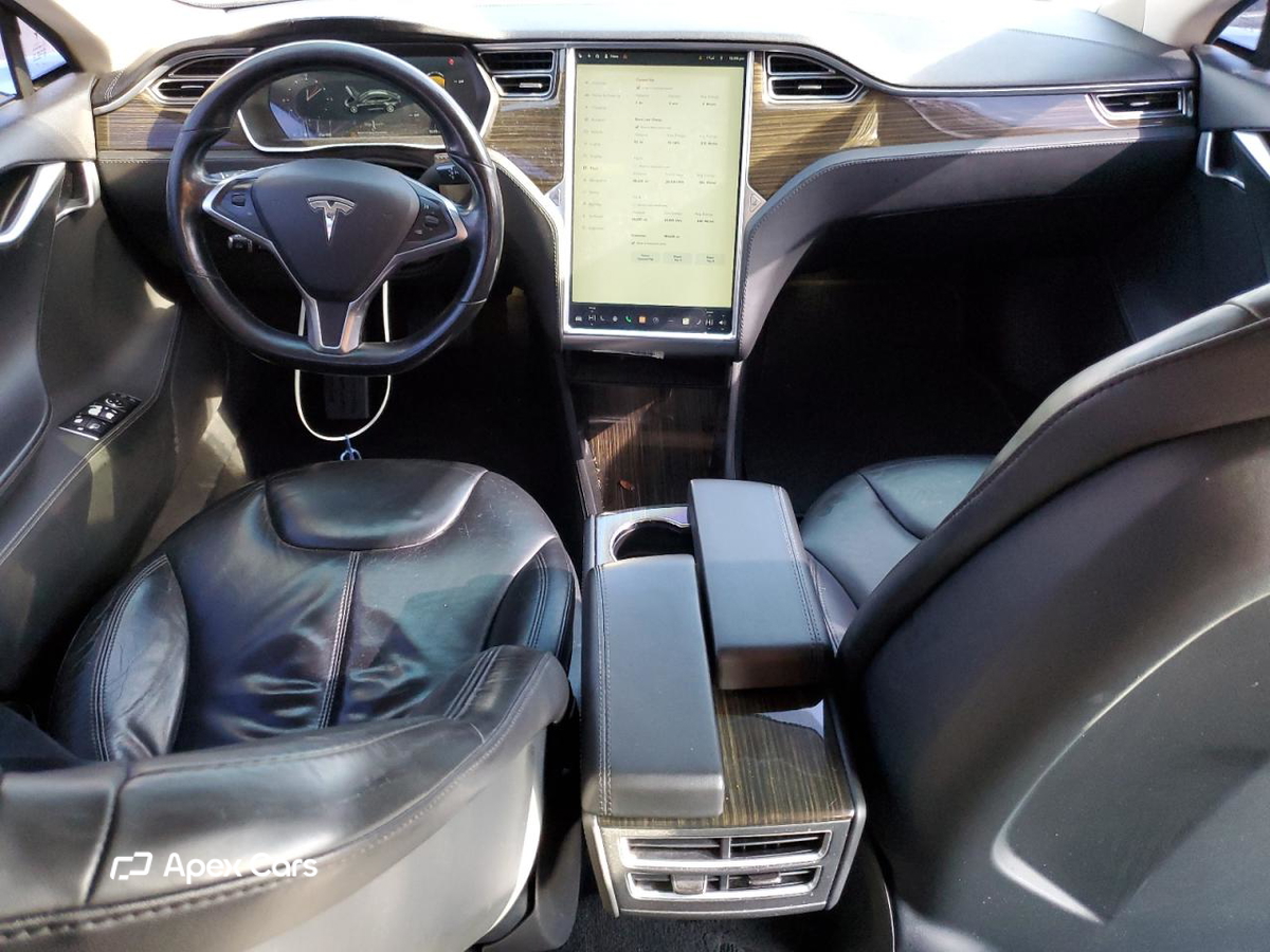 Tesla Model S 2015