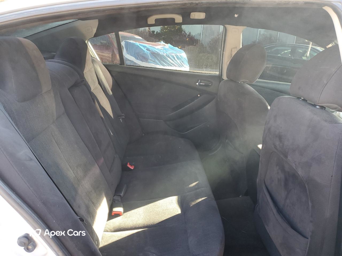 Nissan Altima 2011