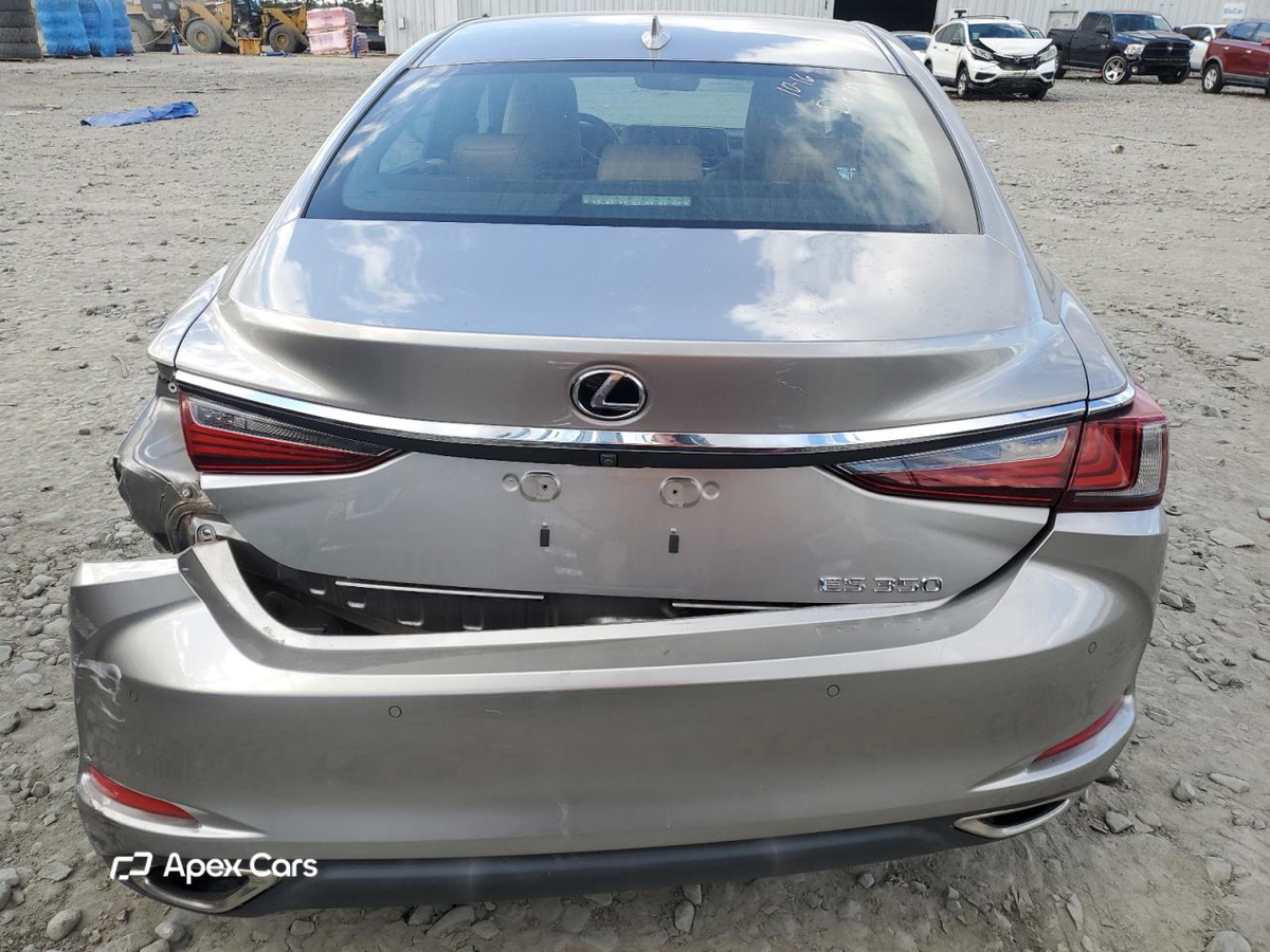 Lexus ES 2019