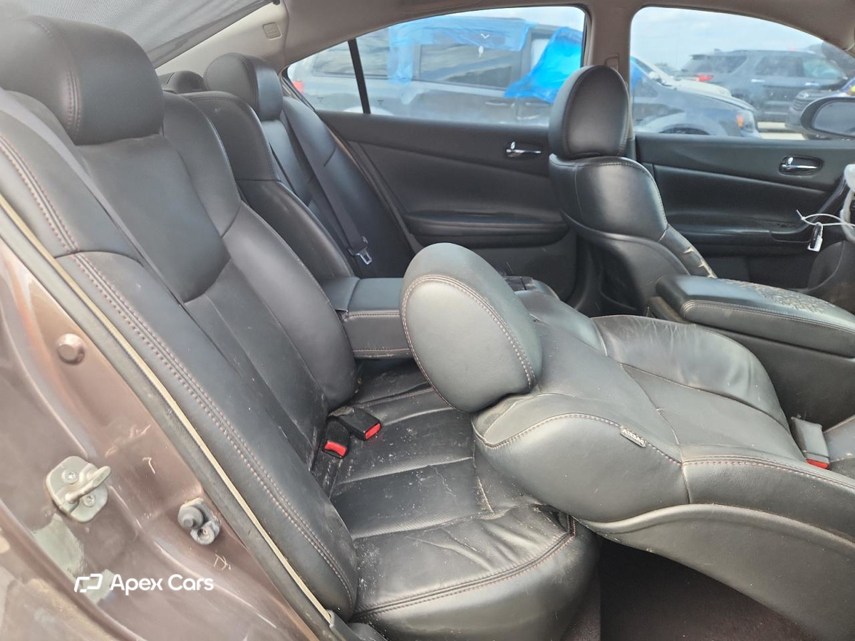 Nissan Maxima 2012