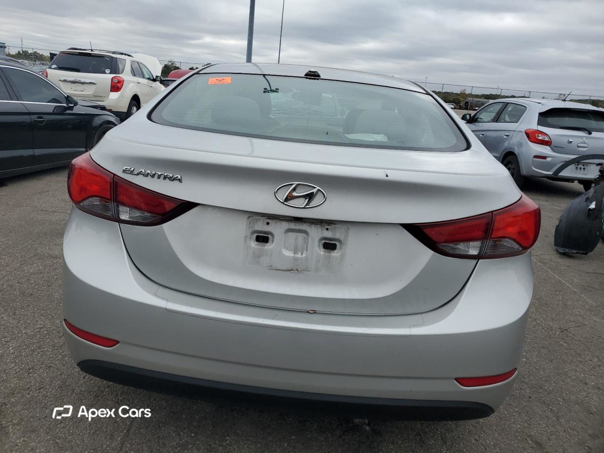 Hyundai Elantra 2016