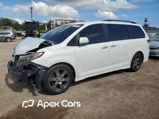 Toyota Sienna 2017 - Image 1 of 14