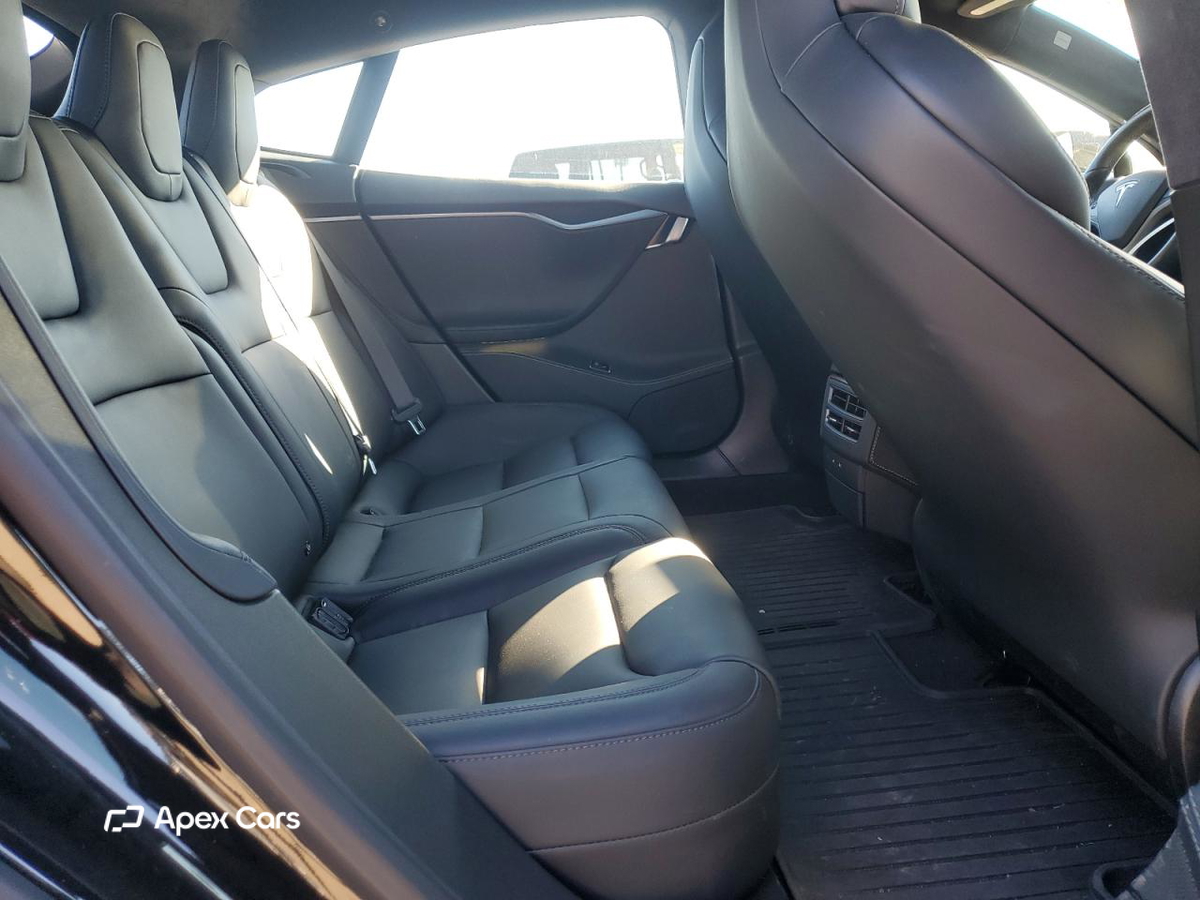 Tesla Model S 2020