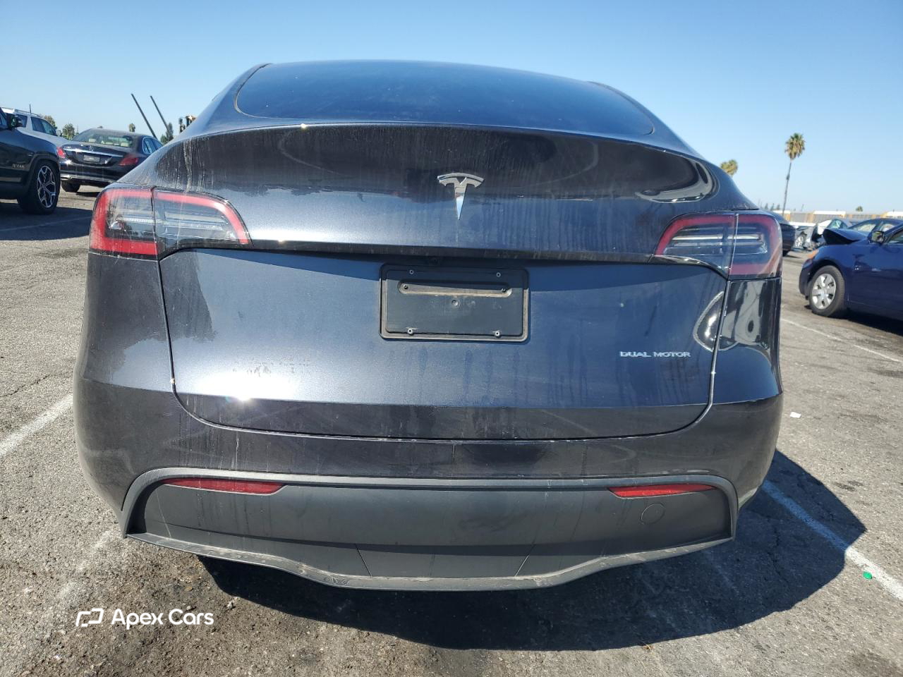 Tesla Model Y 2024