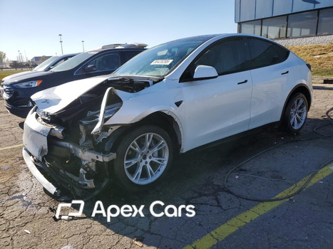 Tesla Model Y 2021 - Image 1 of 15