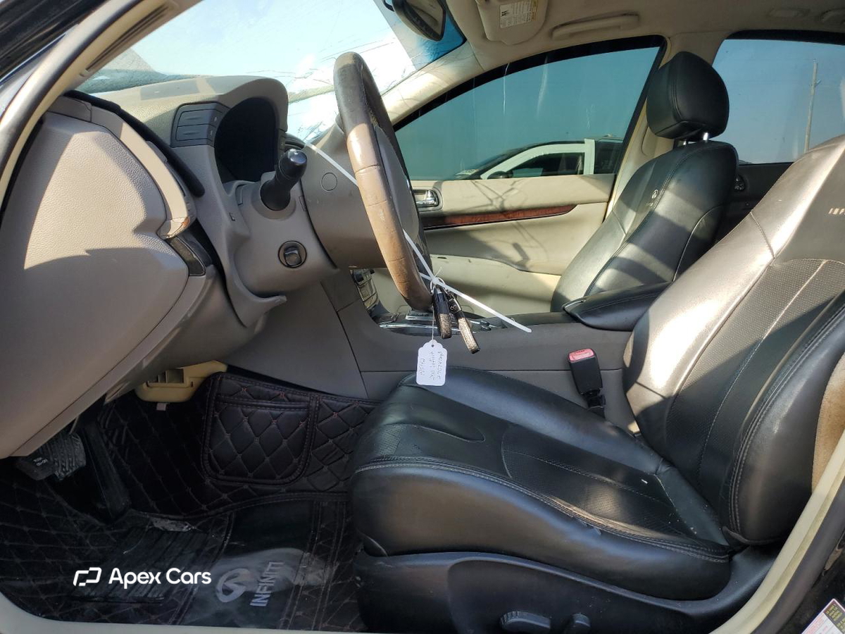 Infiniti G 2011