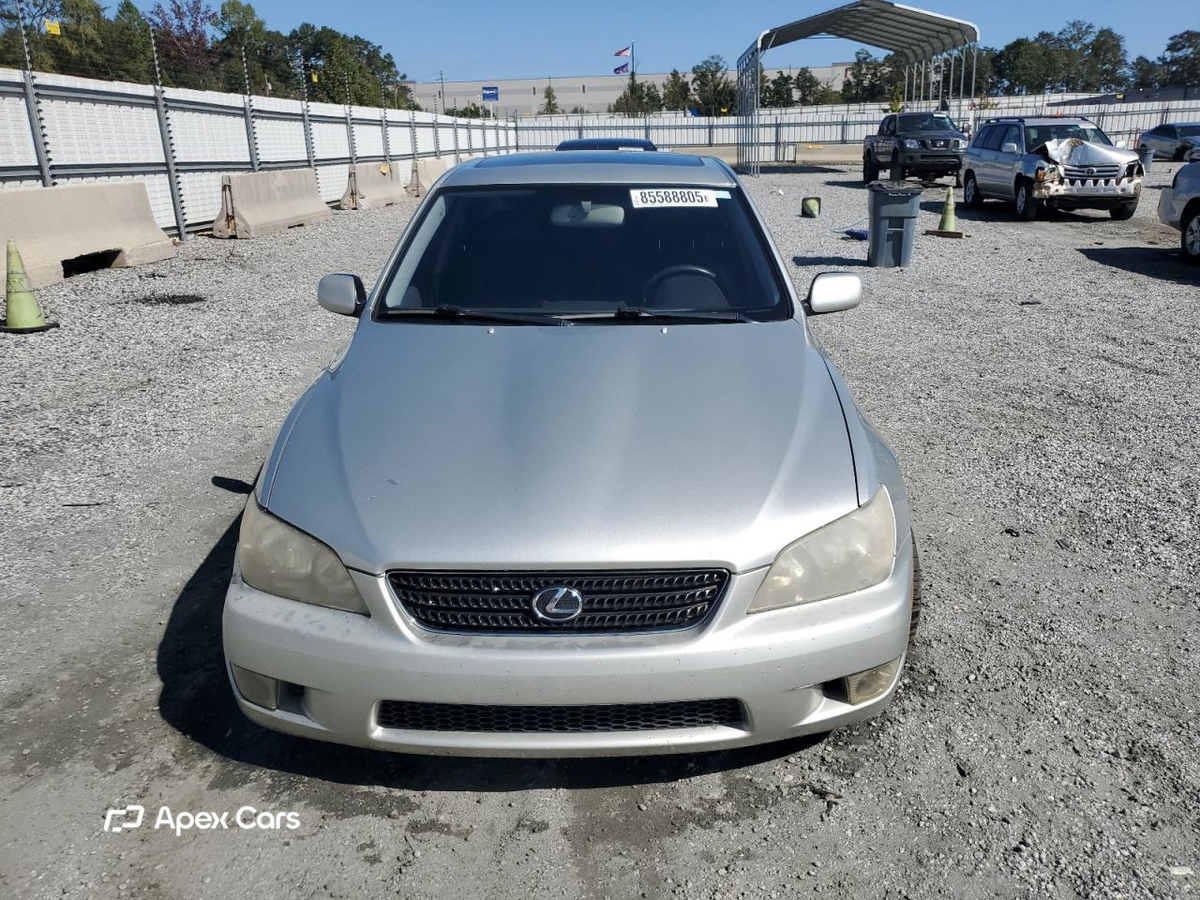 Lexus IS 2004