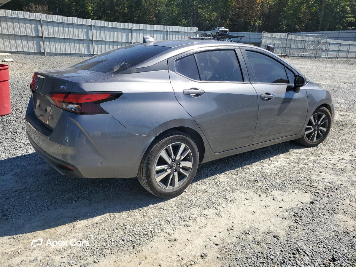 Nissan Versa 2021