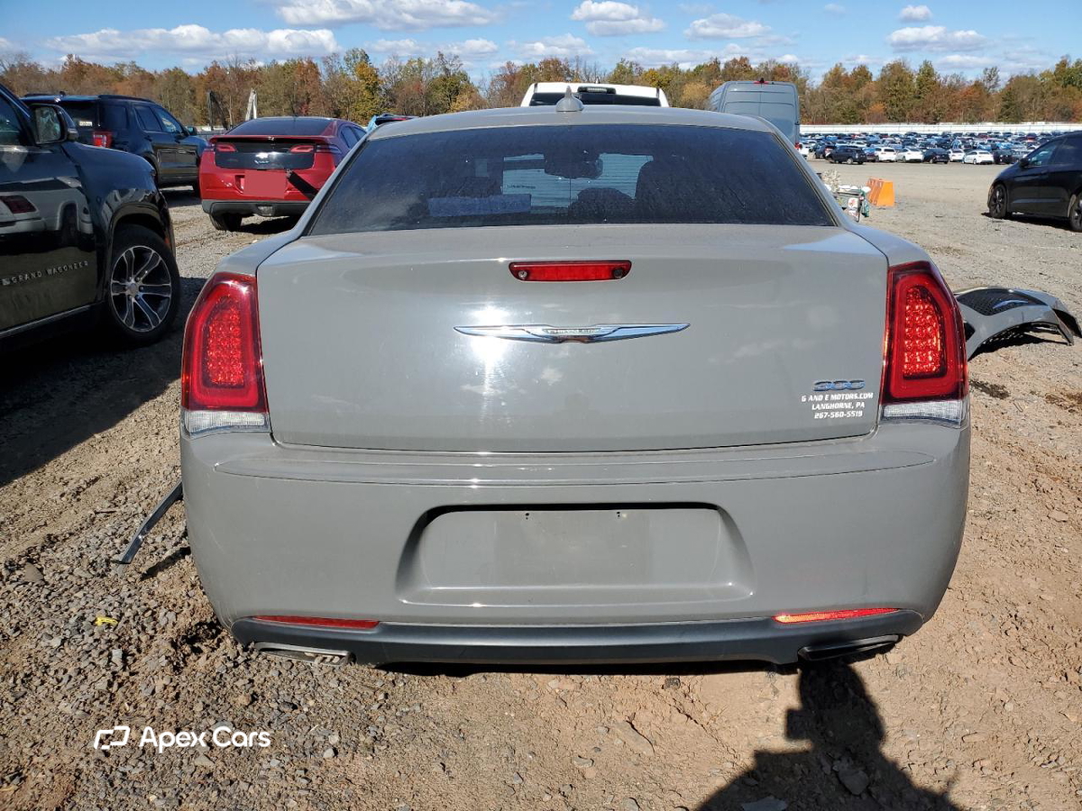 Chrysler 300 2018