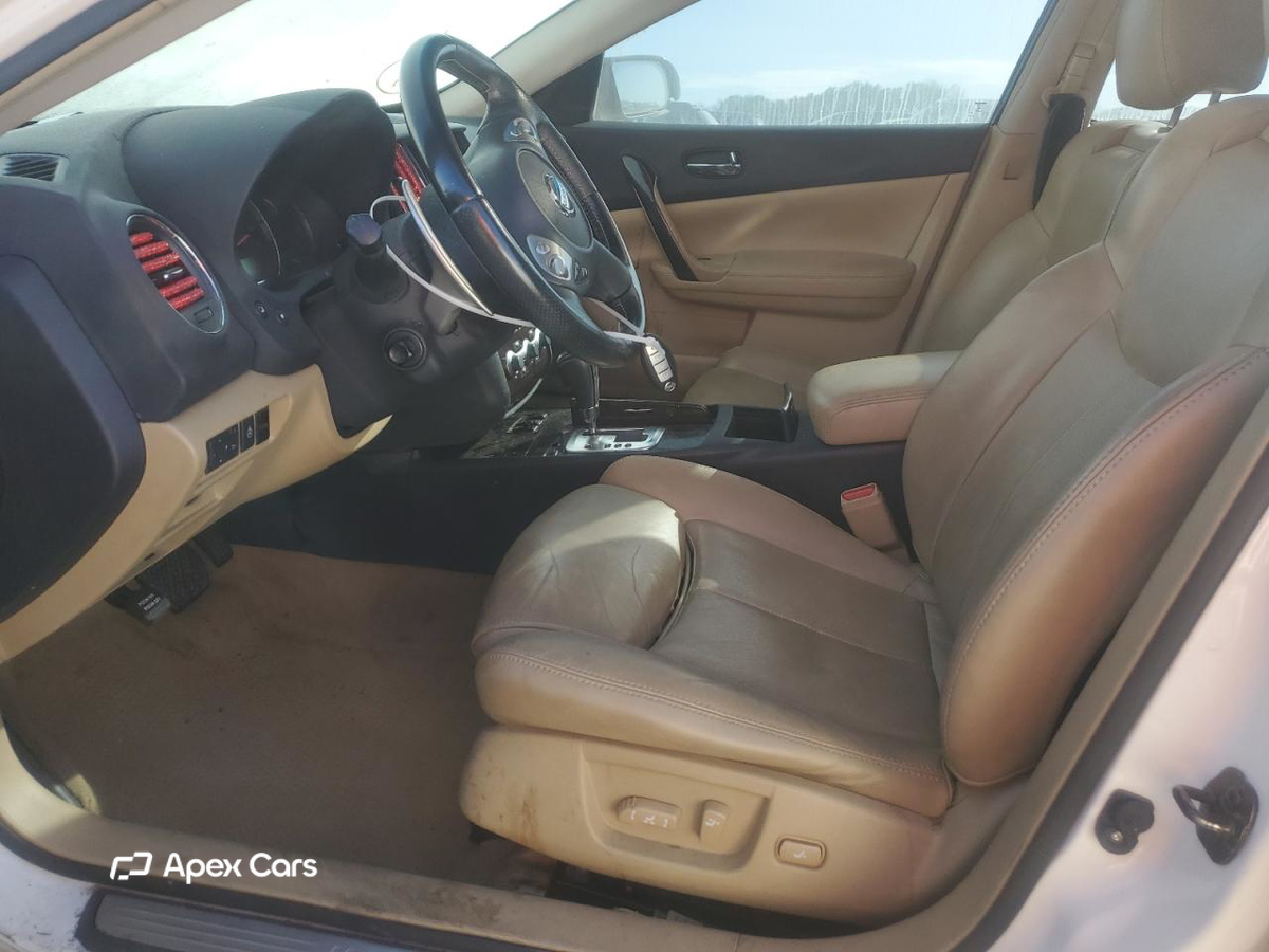 Nissan Maxima 2010